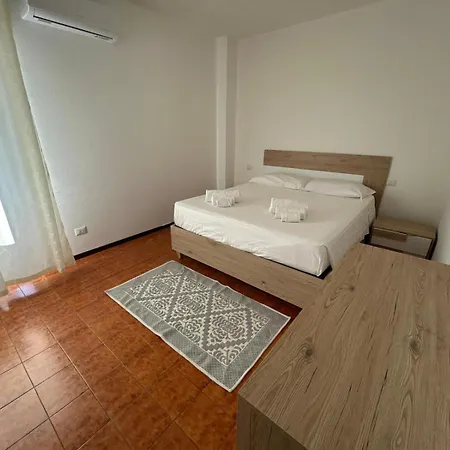 Cozy Near Center Апартаменти *