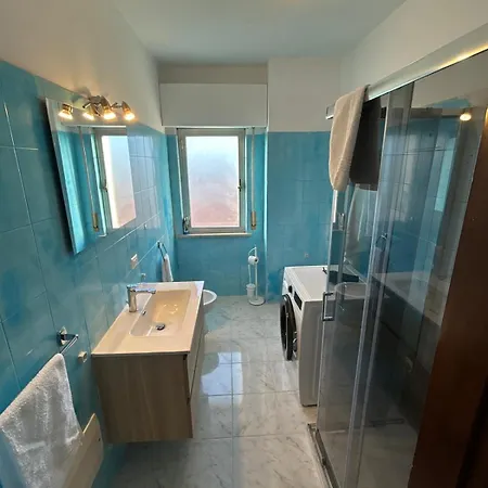 Cozy Near Center Апартаменти *